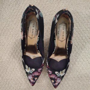 Ted Baker Purple Navy Flower Print Heels Size 7 KAWAAP DARK FLORAL